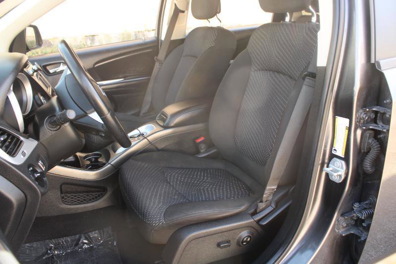 Used 2020 Dodge Journey SE w/ SE Popular Equipment Group FWD image 11
