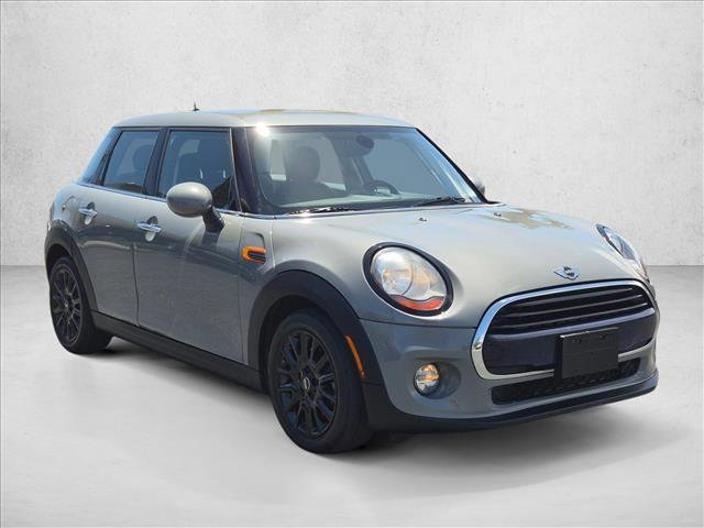 Used 2018 MINI Cooper 4-Door Hardtop FWD image 3