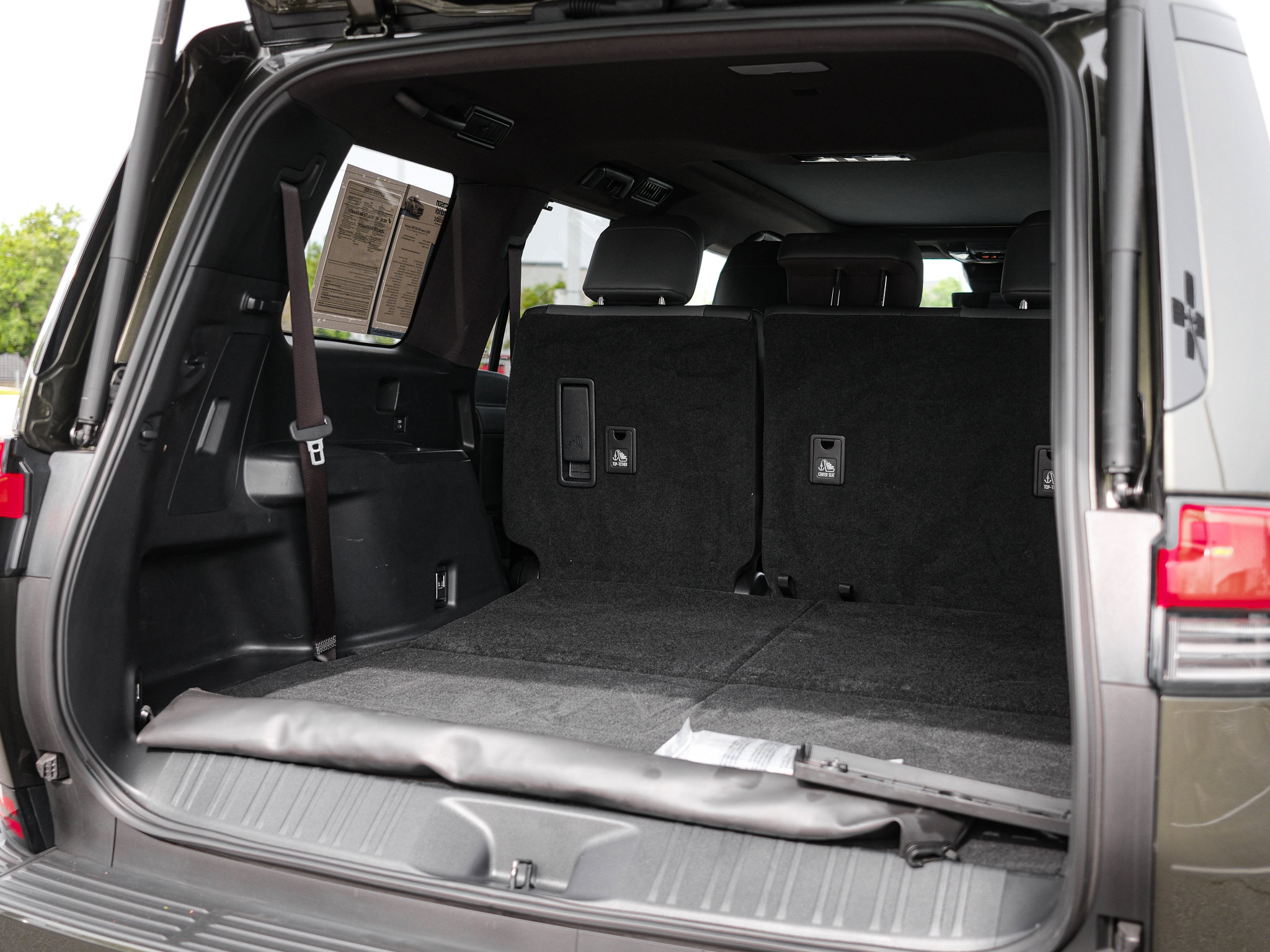 Used 2025 Lexus GX 550 w/ Cold Area Package AWD/4WD image 32