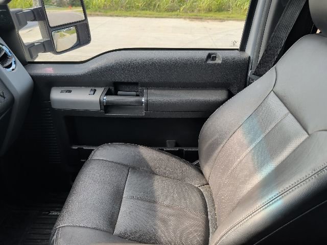 Used 2015 Ford F250 Lariat w/ Lariat Ultimate Package AWD/4WD image 12