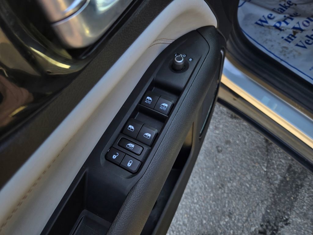 Used 2024 Jeep Compass Limited image 13