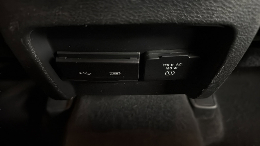 Used 2019 Jeep Cherokee Trailhawk AWD/4WD image 34