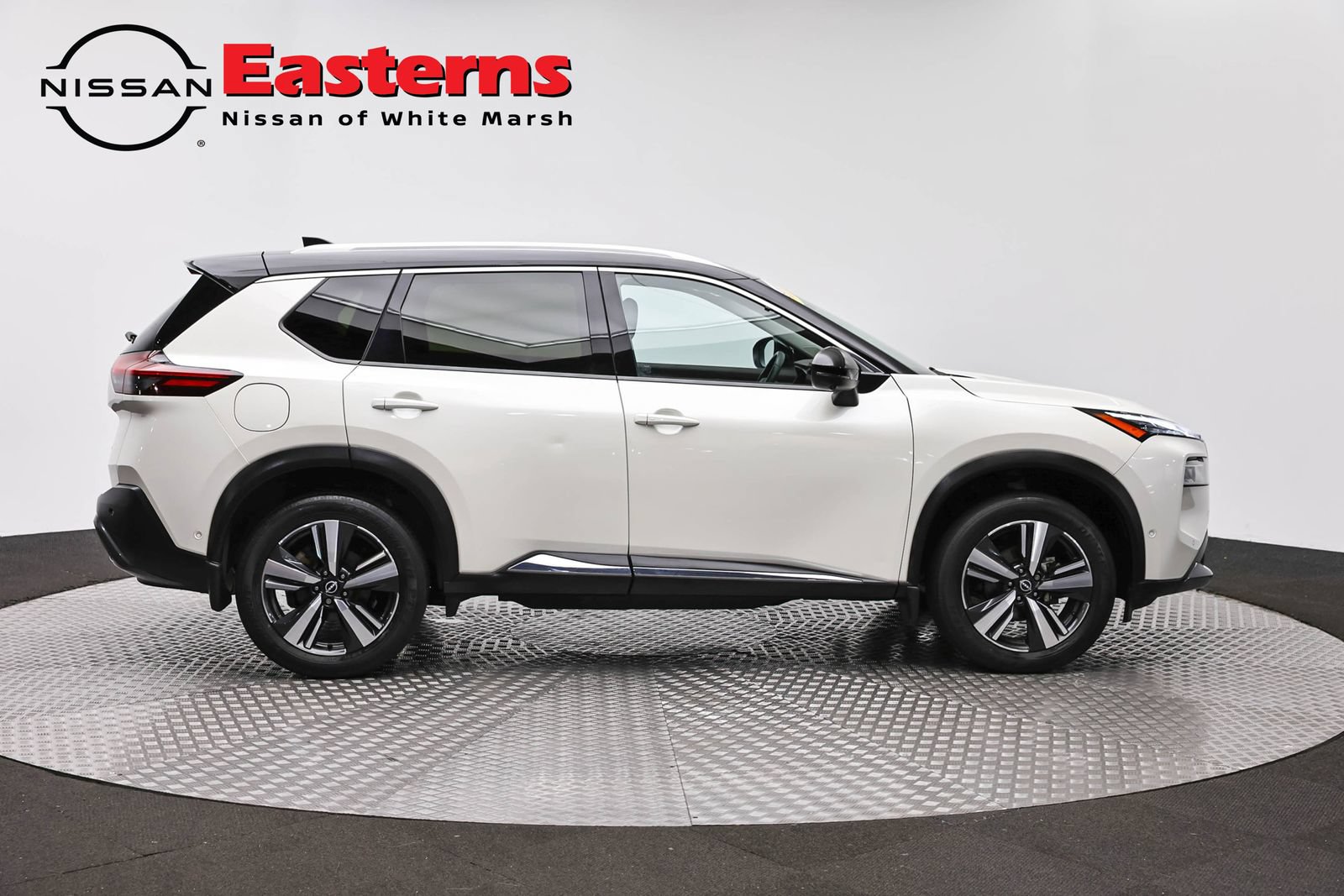 Used 2023 Nissan Rogue SL w/ SL Premium Package AWD/4WD image 4