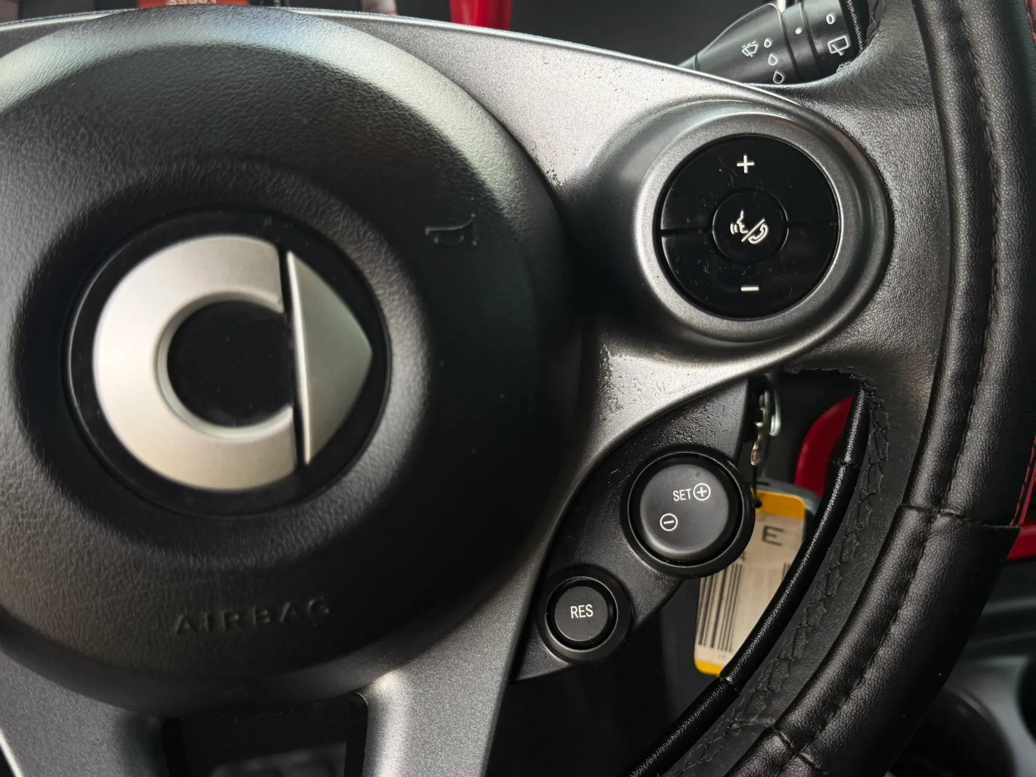Used 2017 smart fortwo passion RWD image 15