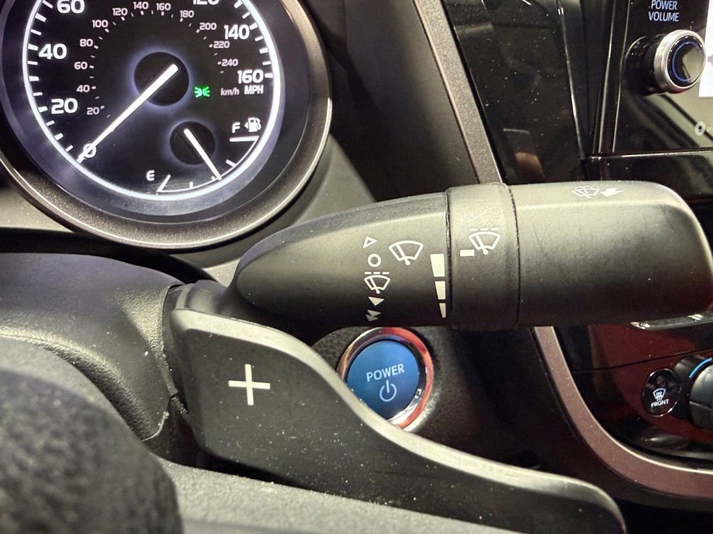 Used 2022 Toyota Camry XSE FWD image 33