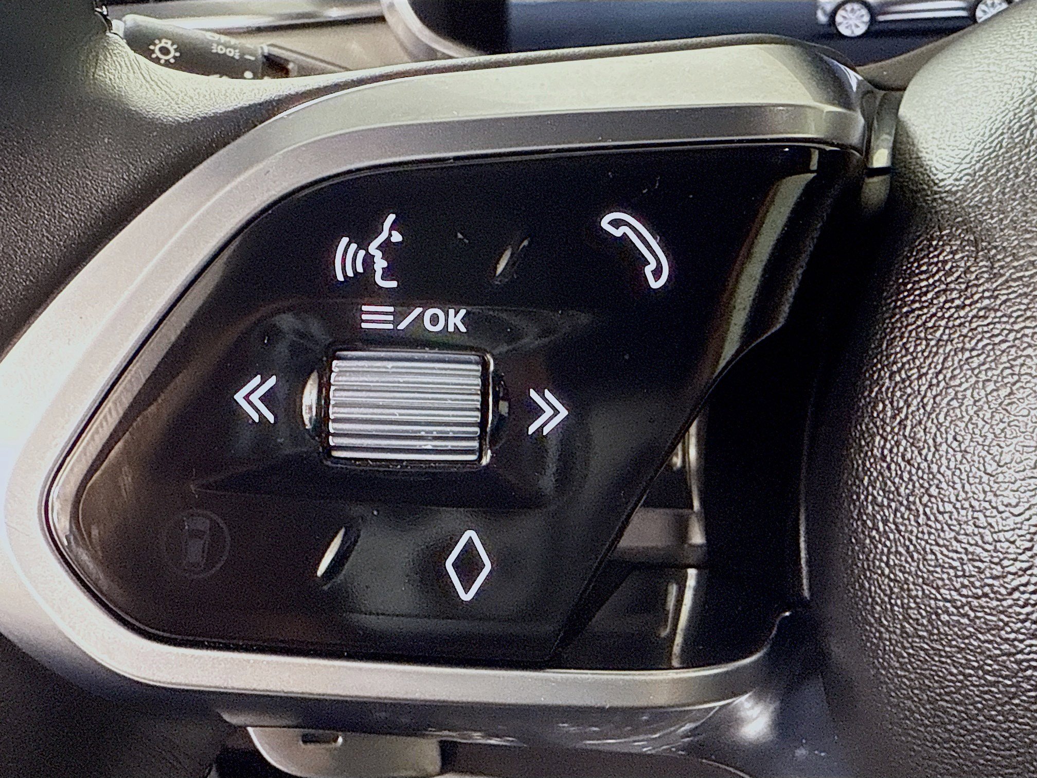 Used 2025 Jaguar F-PACE R-Dynamic S image 14