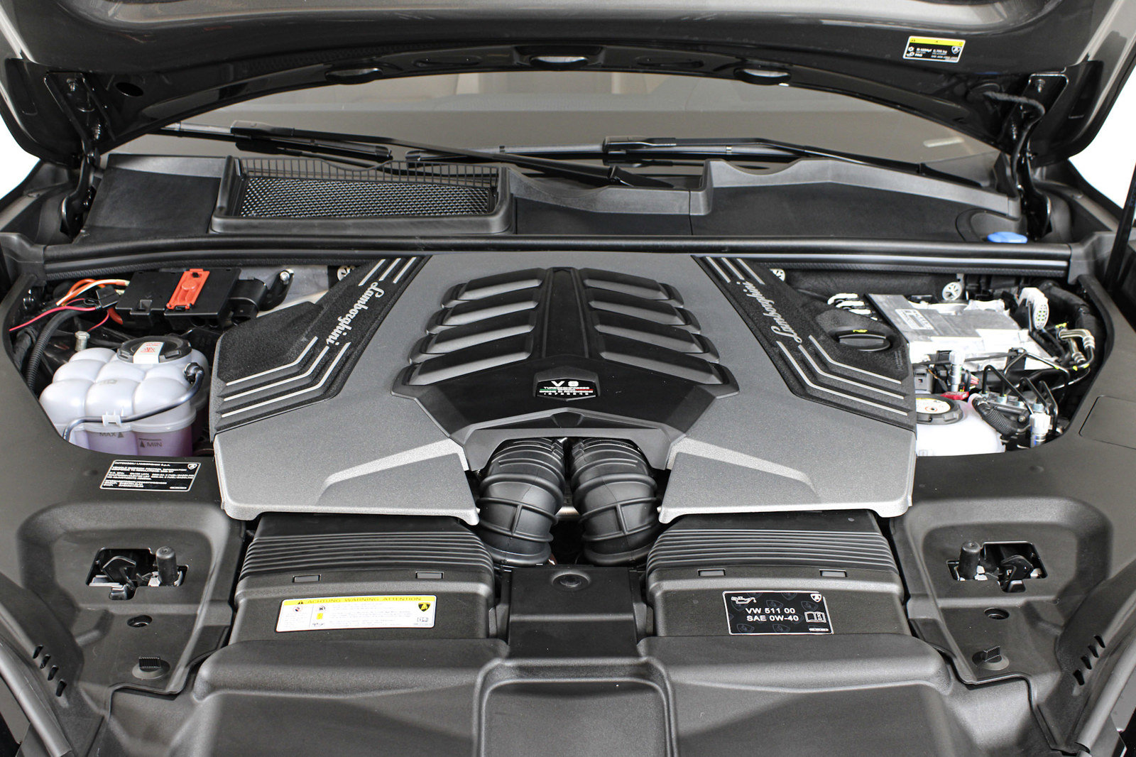 Used 2025 Lamborghini Urus SE AWD/4WD image 55