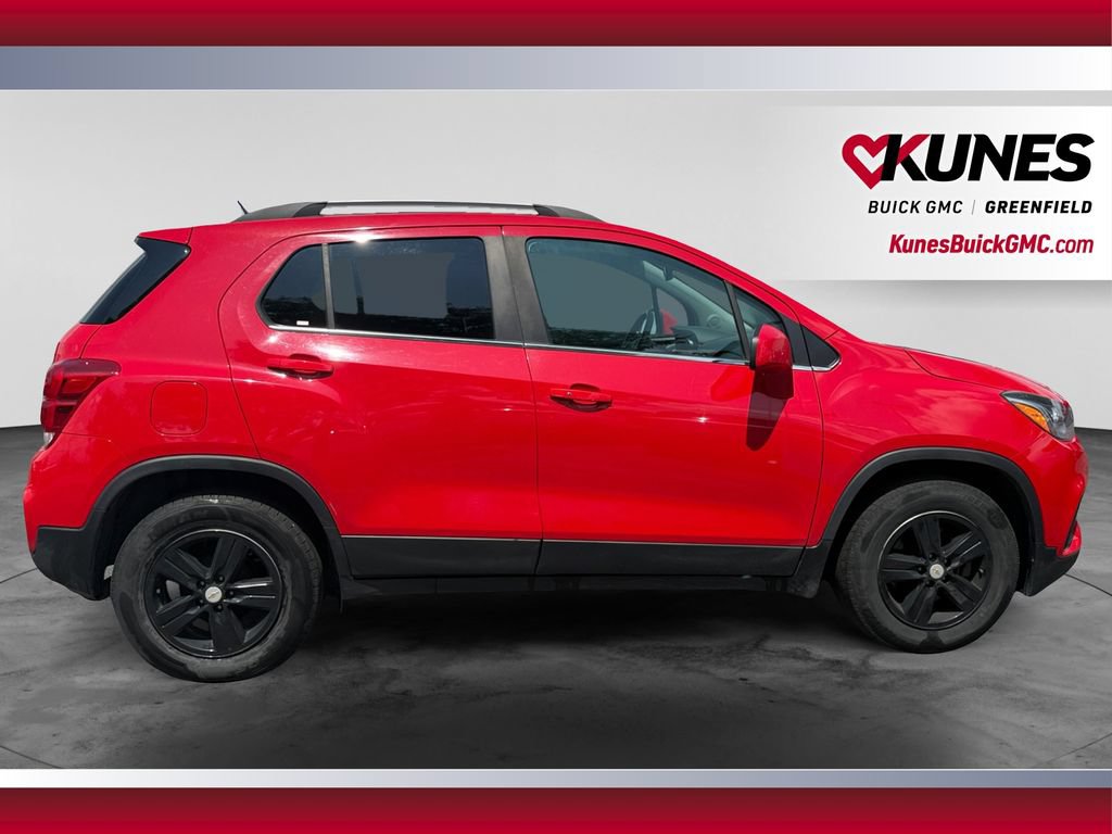 Used 2020 Chevrolet Trax LT w/ LT Convenience Package FWD image 12