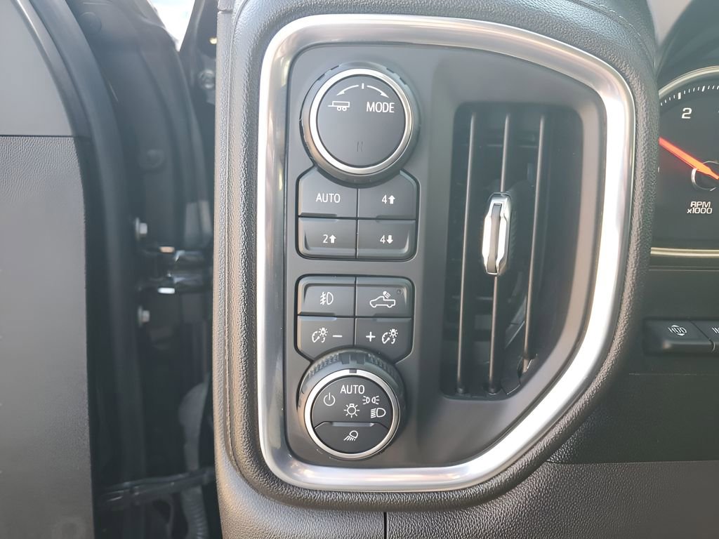 Used 2020 Chevrolet Silverado 1500 LTZ w/ LTZ Premium Package image 32