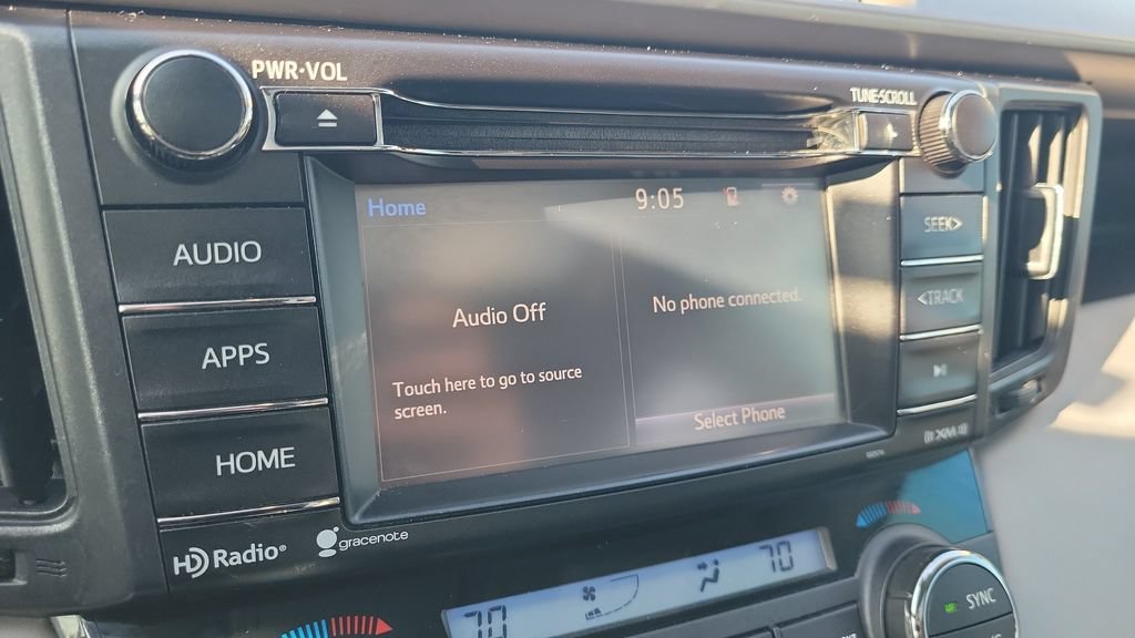 Used 2018 Toyota RAV4 XLE AWD/4WD image 19