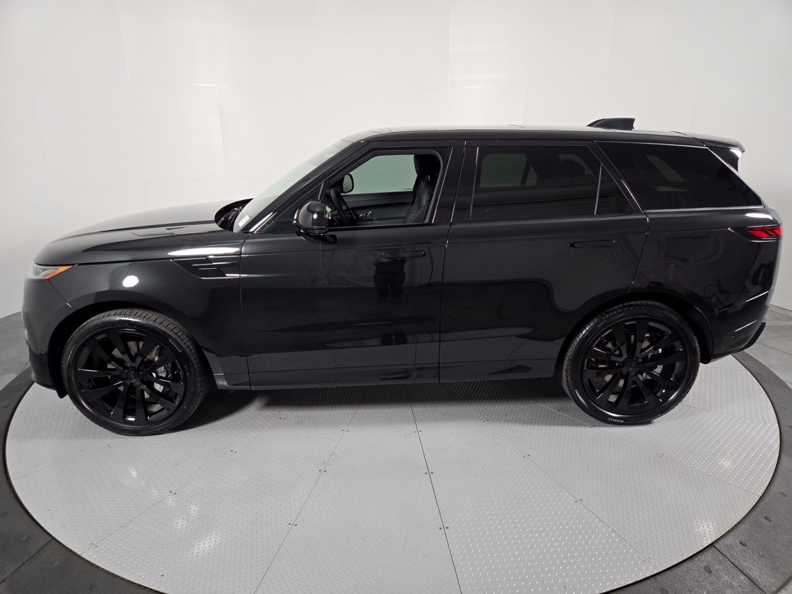 New 2027 Land Rover Range Rover Sport Dynamic SE AWD/4WD image 34