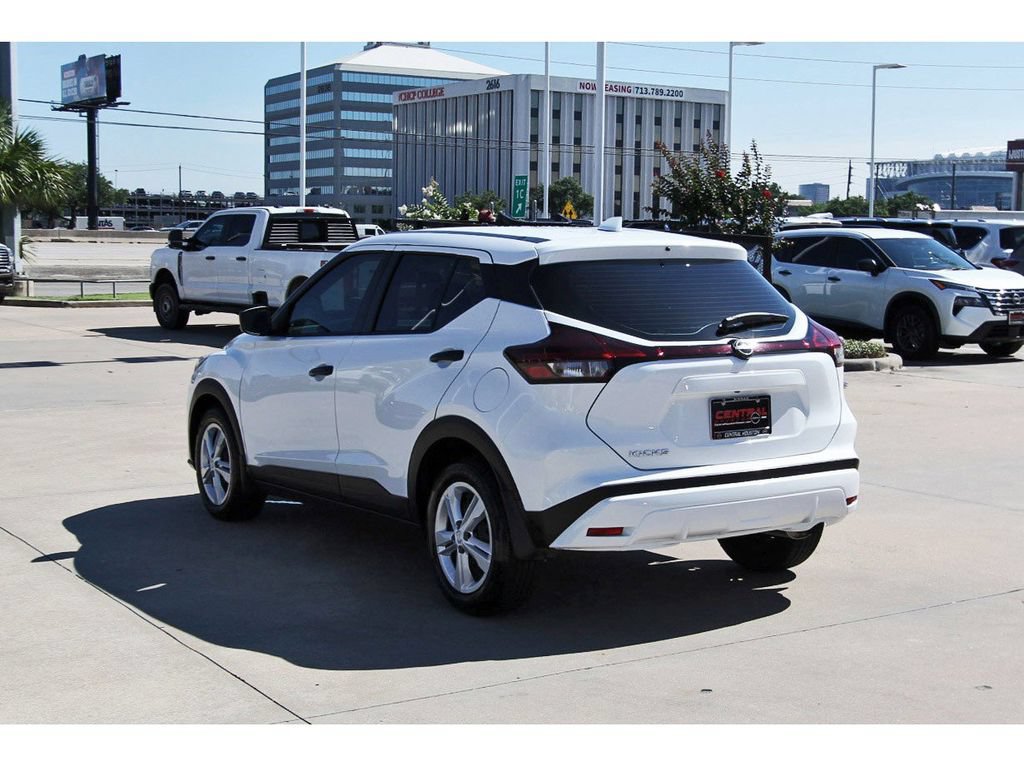 Used 2025 Nissan Kicks Play S FWD image 4