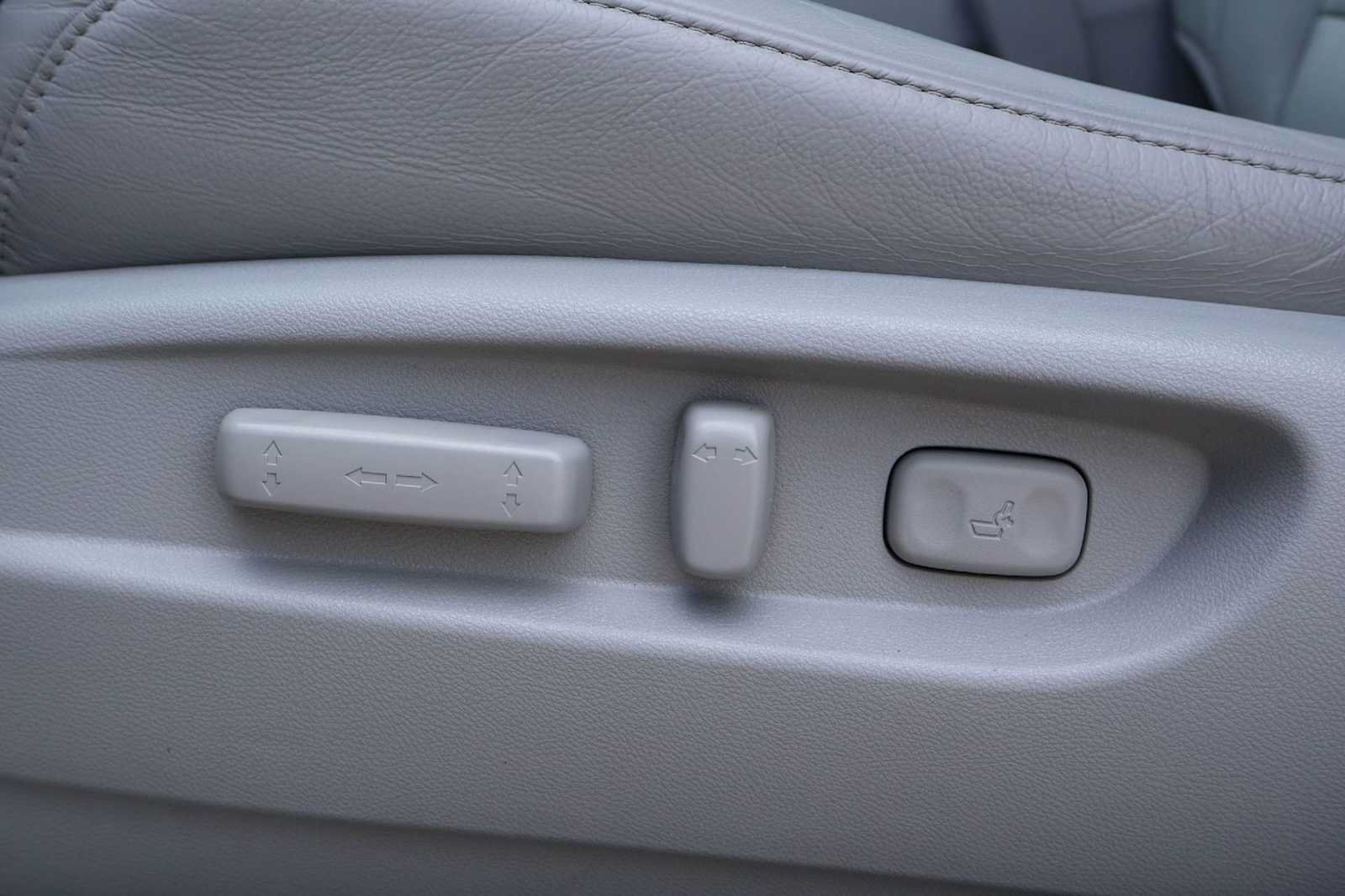Certified 2018 Acura MDX FWD image 24