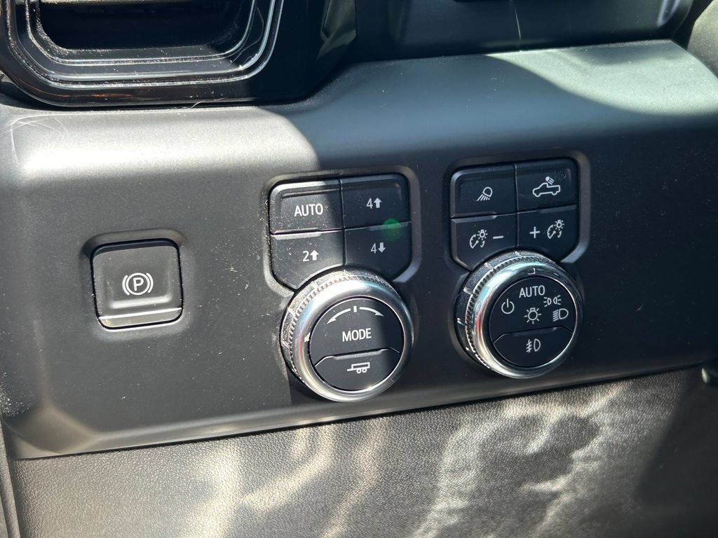 Used 2023 GMC Sierra 1500 AT4 w/ AT4 Premium Package AWD/4WD image 27