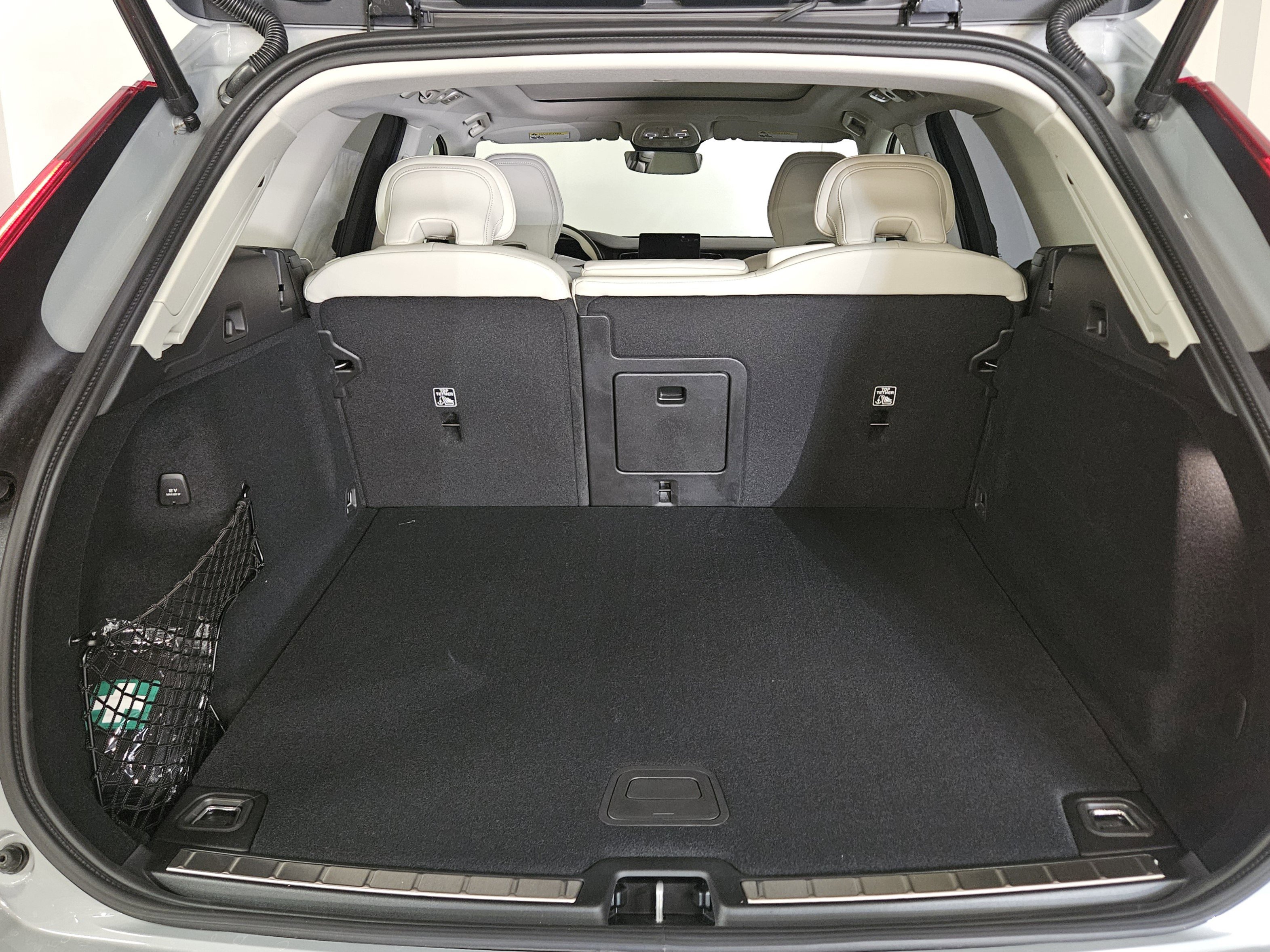 New 2026 Volvo XC60 B5 Ultra w/ Protection Package Premier image 18