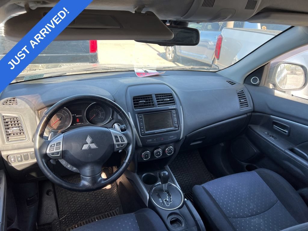 Used 2012 Mitsubishi Outlander Sport SE FWD image 7