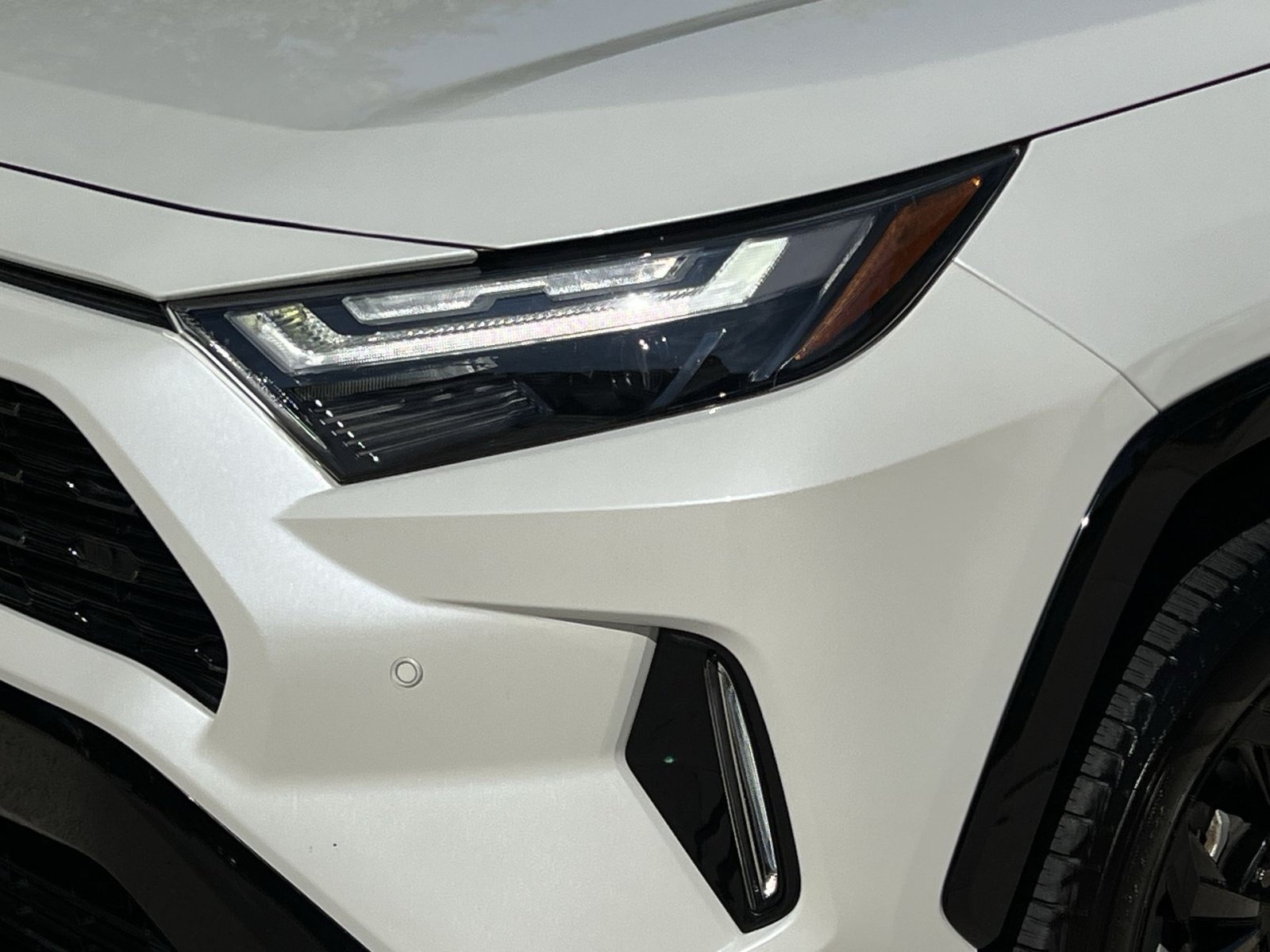 Used 2022 Toyota RAV4 XSE AWD/4WD image 13