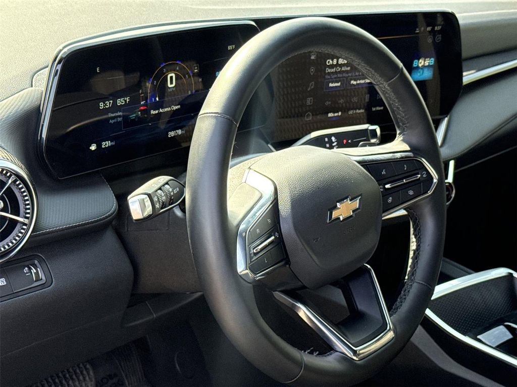 Used 2025 Chevrolet Equinox LT image 9