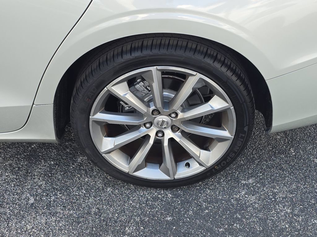 Used 2020 Volvo S60 T5 Momentum image 5
