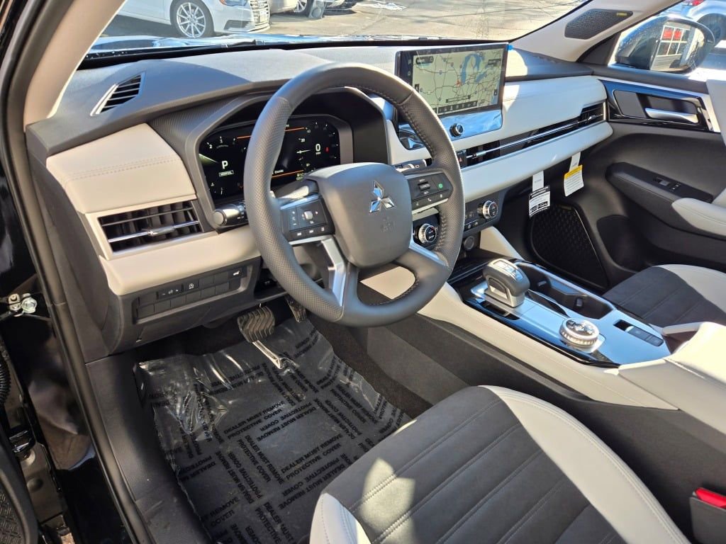 New 2026 Mitsubishi Outlander SE image 18