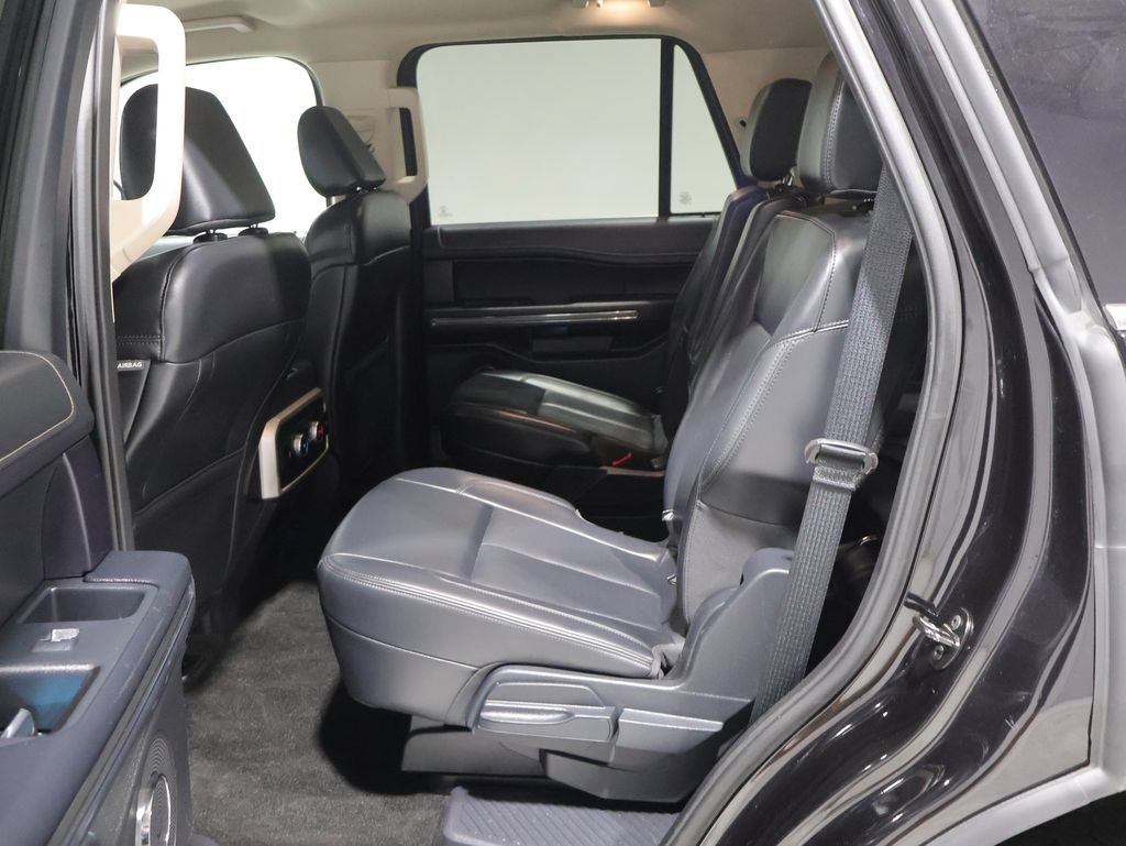 Used 2023 Ford Expedition XLT AWD/4WD image 18