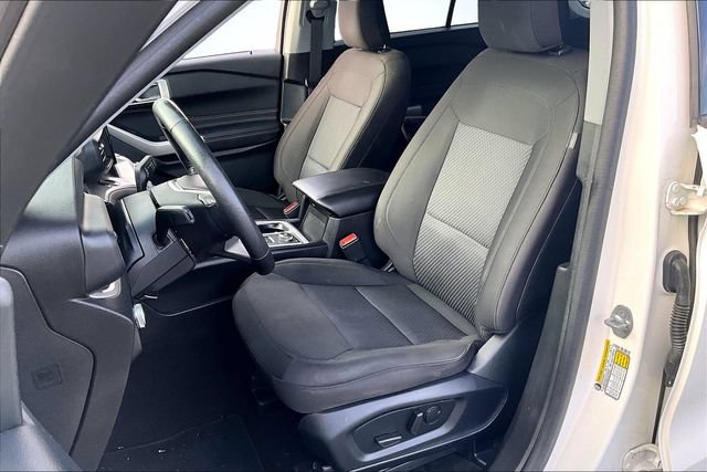 Used 2023 Ford Explorer XLT AWD/4WD image 20
