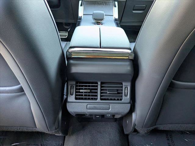 Used 2024 Land Rover Range Rover Evoque Dynamic SE image 19