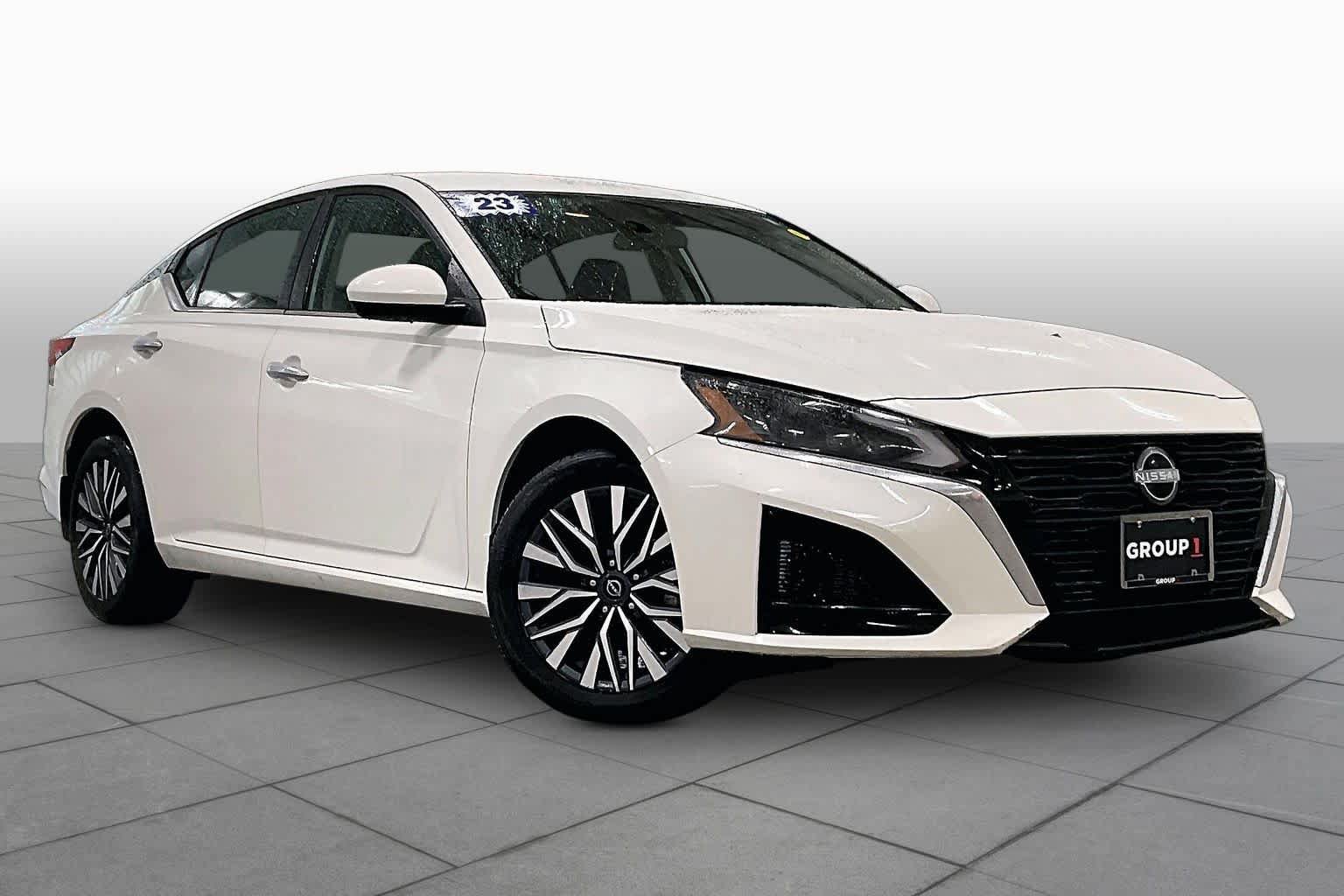 Used 2023 Nissan Altima 2.5 SV AWD/4WD image 3