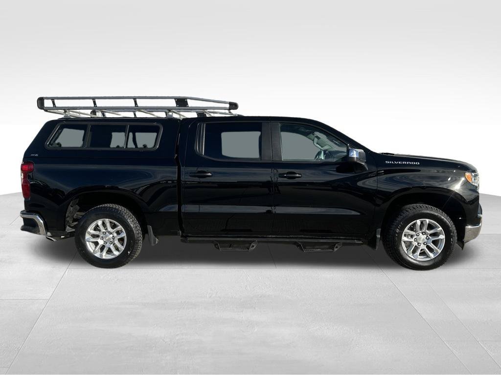 Used 2023 Chevrolet Silverado 1500 LT AWD/4WD image 9