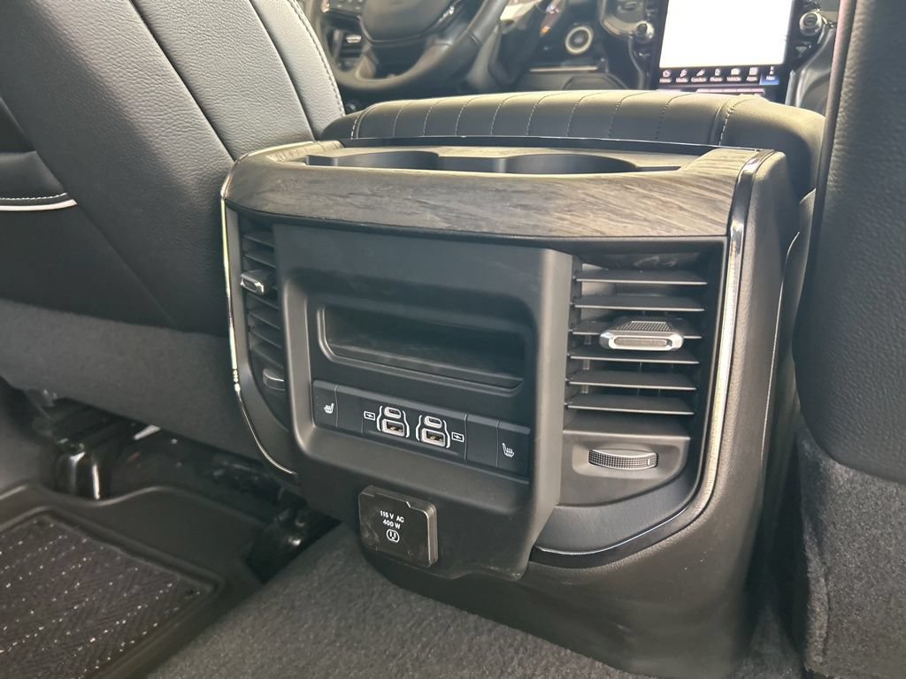 Used 2025 RAM 2500 Limited AWD/4WD image 44