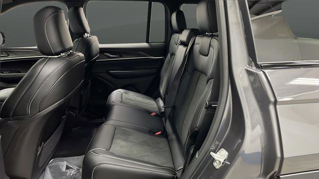 New 2026 Jeep Grand Cherokee Altitude image 24