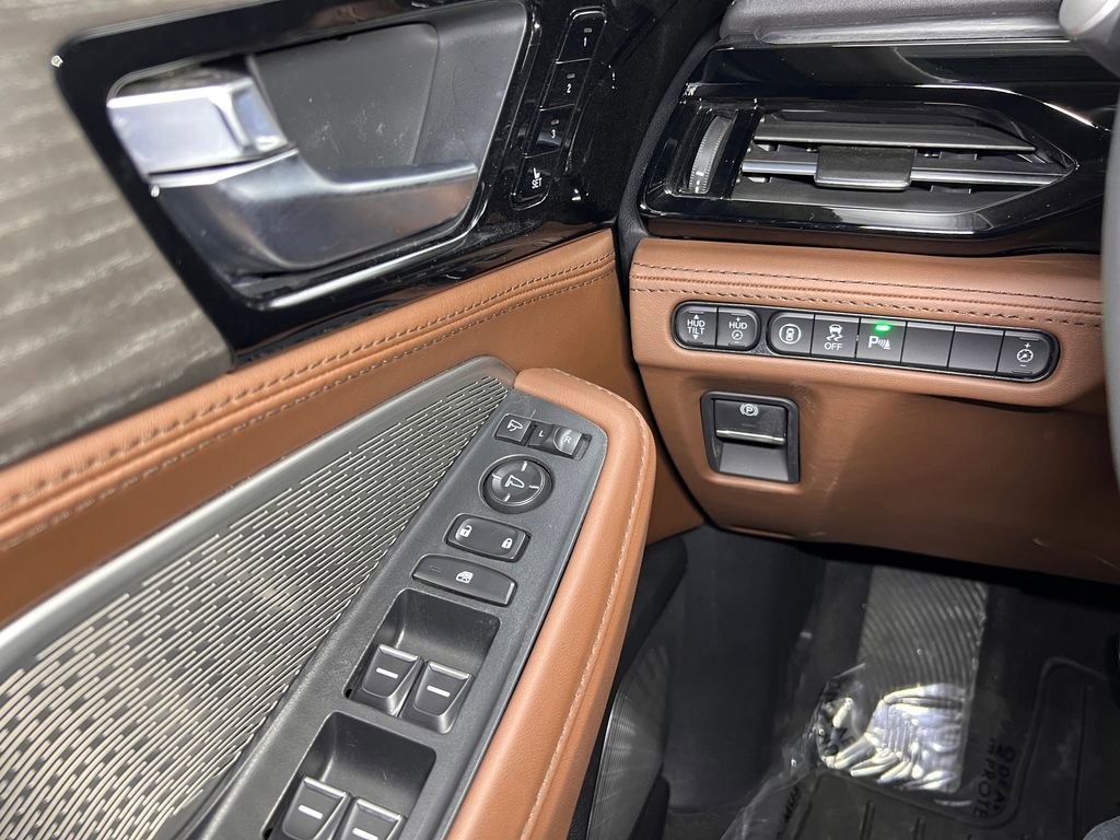 Used 2024 Acura MDX SH-AWD w/ Advance Package image 14