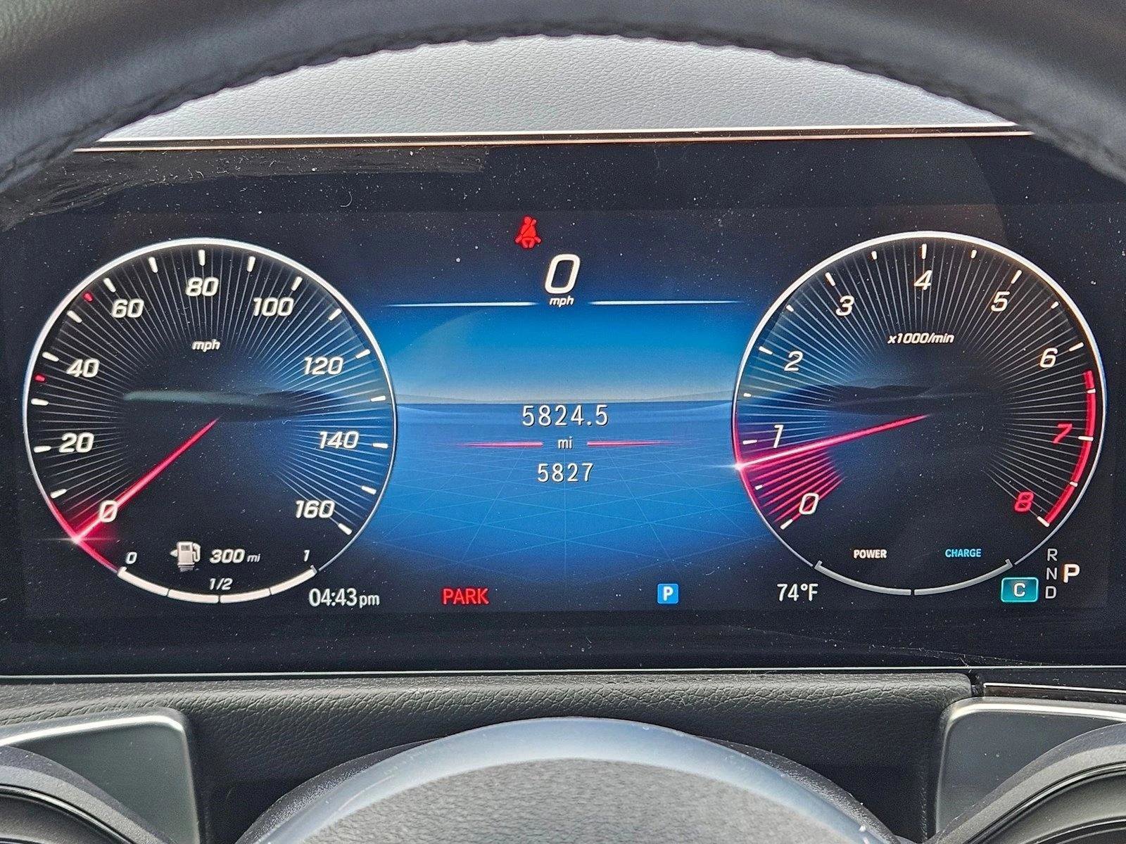 Used 2025 Mercedes-Benz GLB 250 image 11