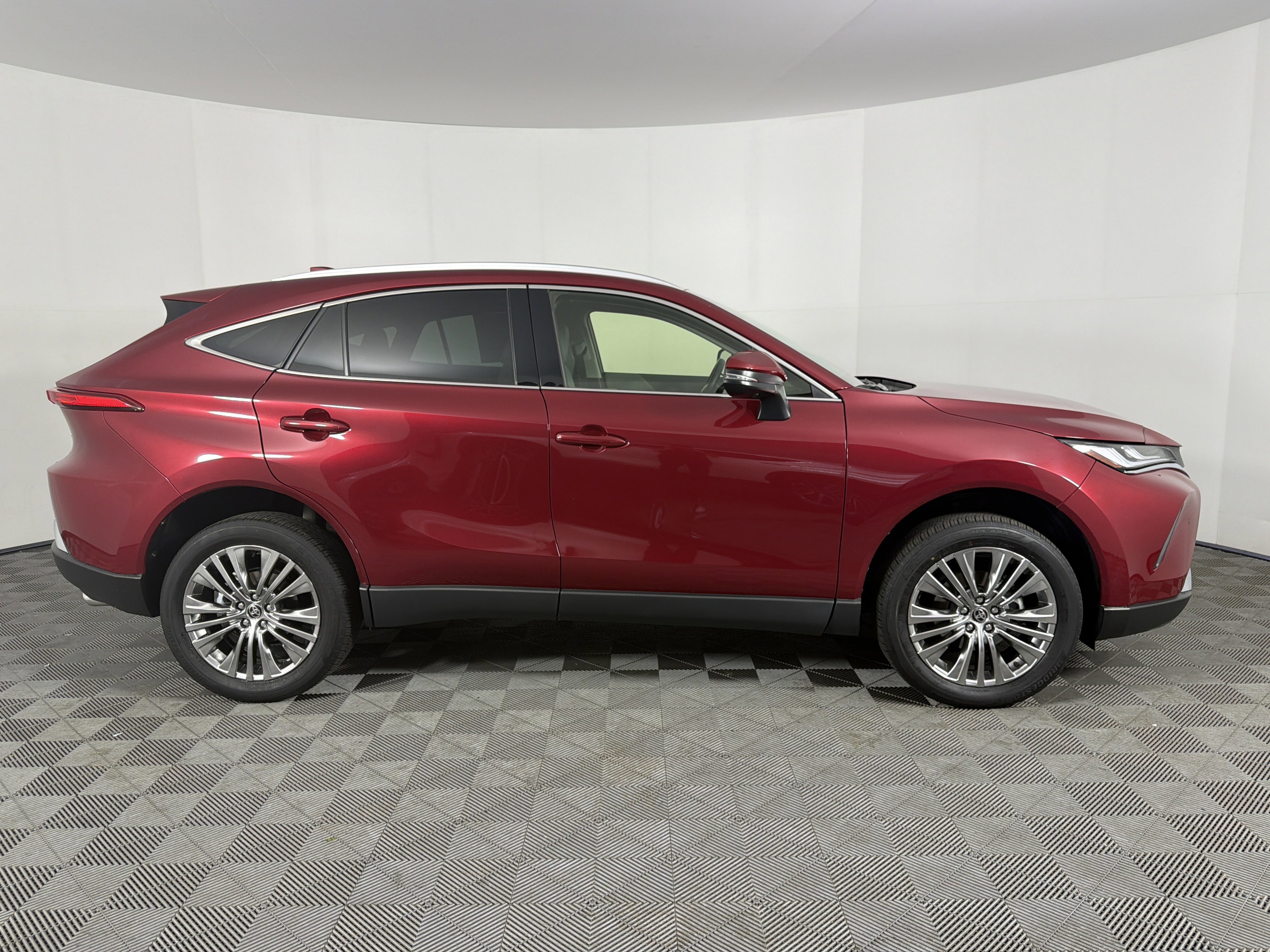 Used 2022 Toyota Venza Limited AWD/4WD image 34