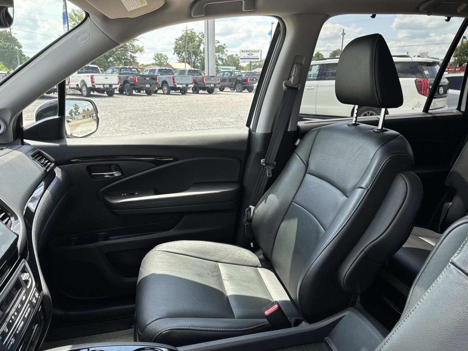 Used 2020 Honda Pilot Touring image 16