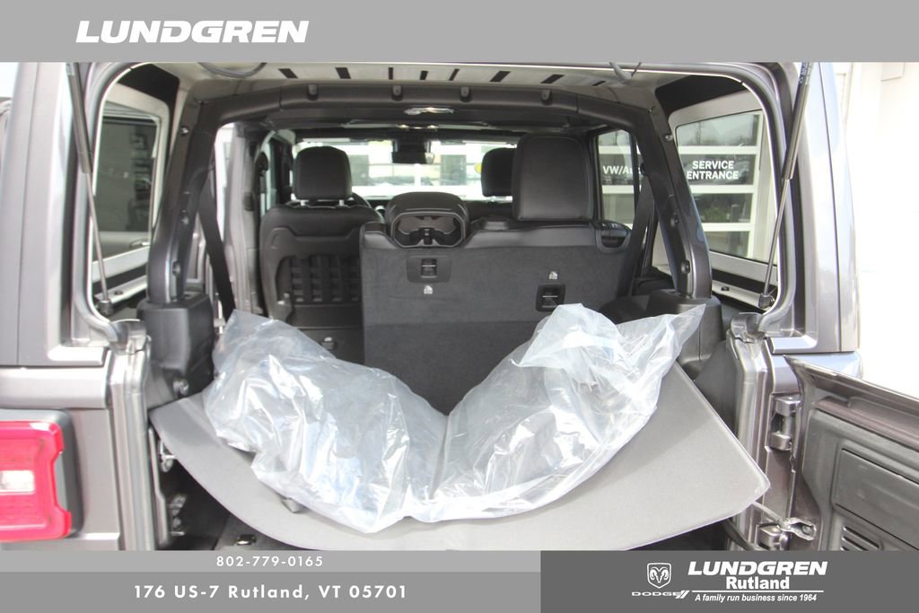 Used 2022 Jeep Wrangler Unlimited Rubicon w/ Dual Top Group AWD/4WD image 15