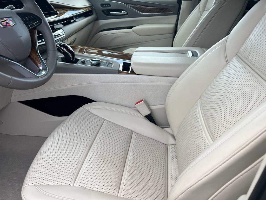 Used 2022 Cadillac Escalade Premium Luxury Platinum image 9
