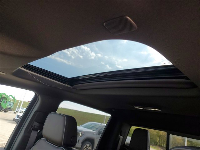 New 2026 GMC Sierra 2500 Denali w/ Denali Reserve Package image 14