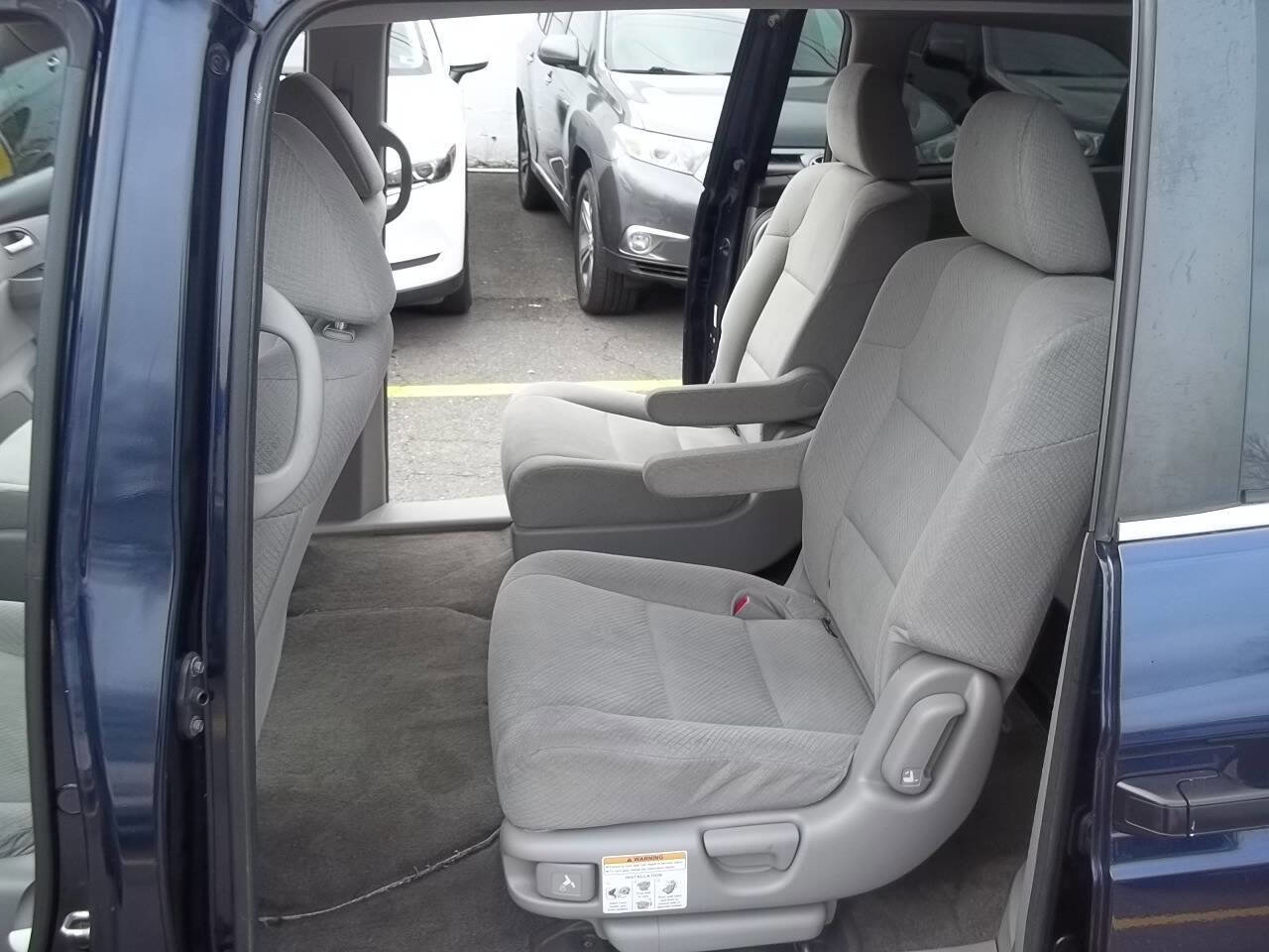 Used 2014 Honda Odyssey LX image 9