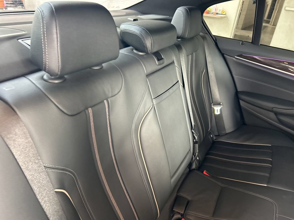 Used 2023 BMW 540i w/ M Sport Package RWD image 29