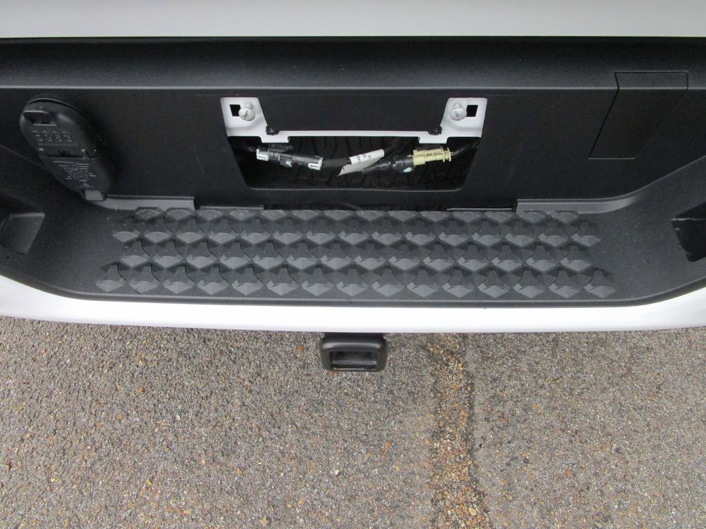 Used 2025 GMC Canyon AT4 w/ Technology Plus Package image 12