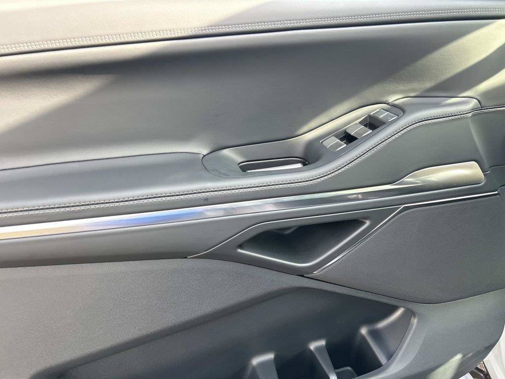 New 2026 Lincoln Navigator L Premier AWD/4WD image 17