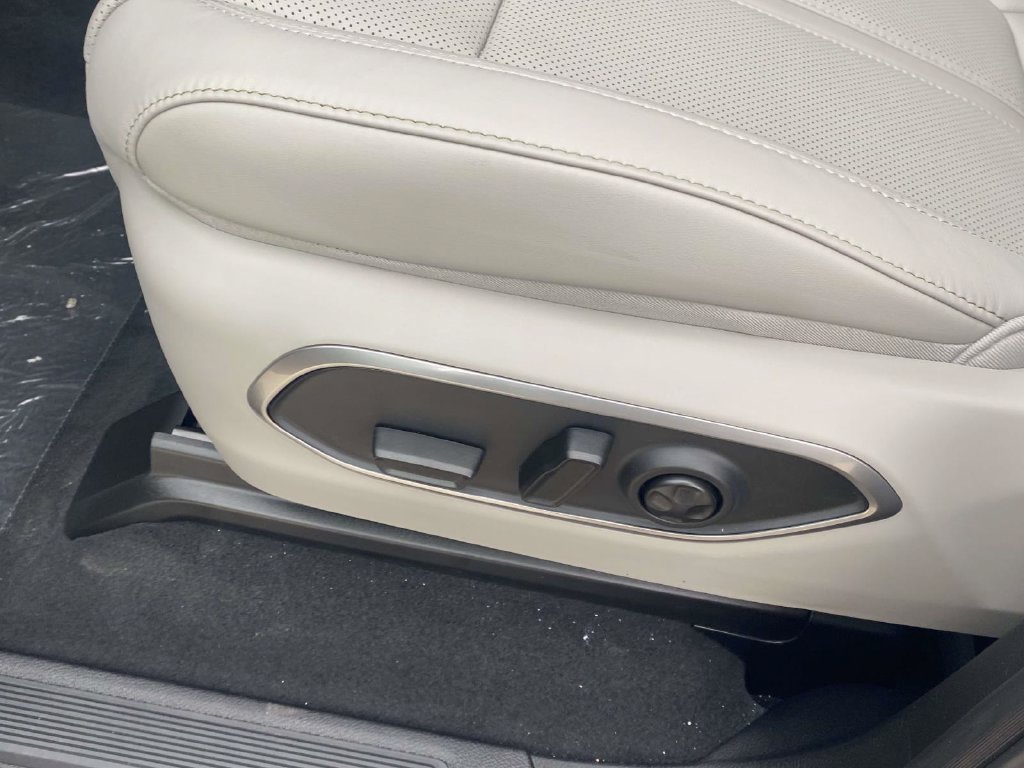 New 2026 Jeep Grand Wagoneer Limited AWD/4WD image 43