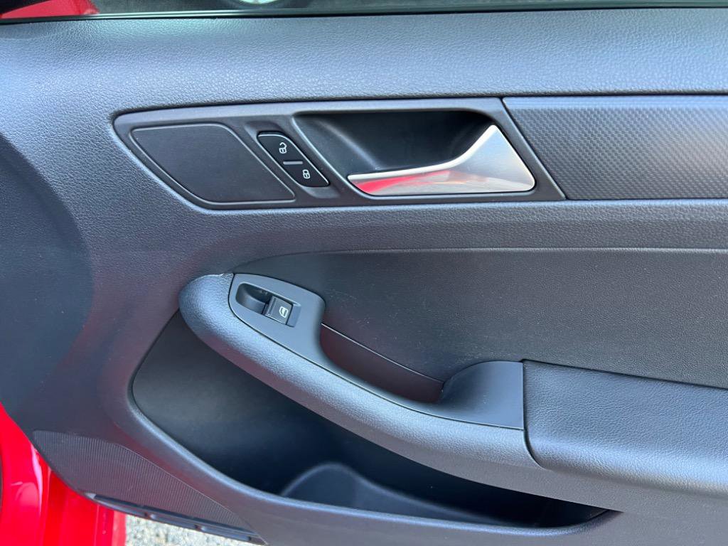 Used 2013 Volkswagen Jetta Sedan image 18