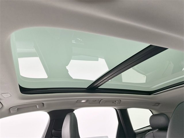 Certified 2025 Volvo XC60 B5 Plus image 22