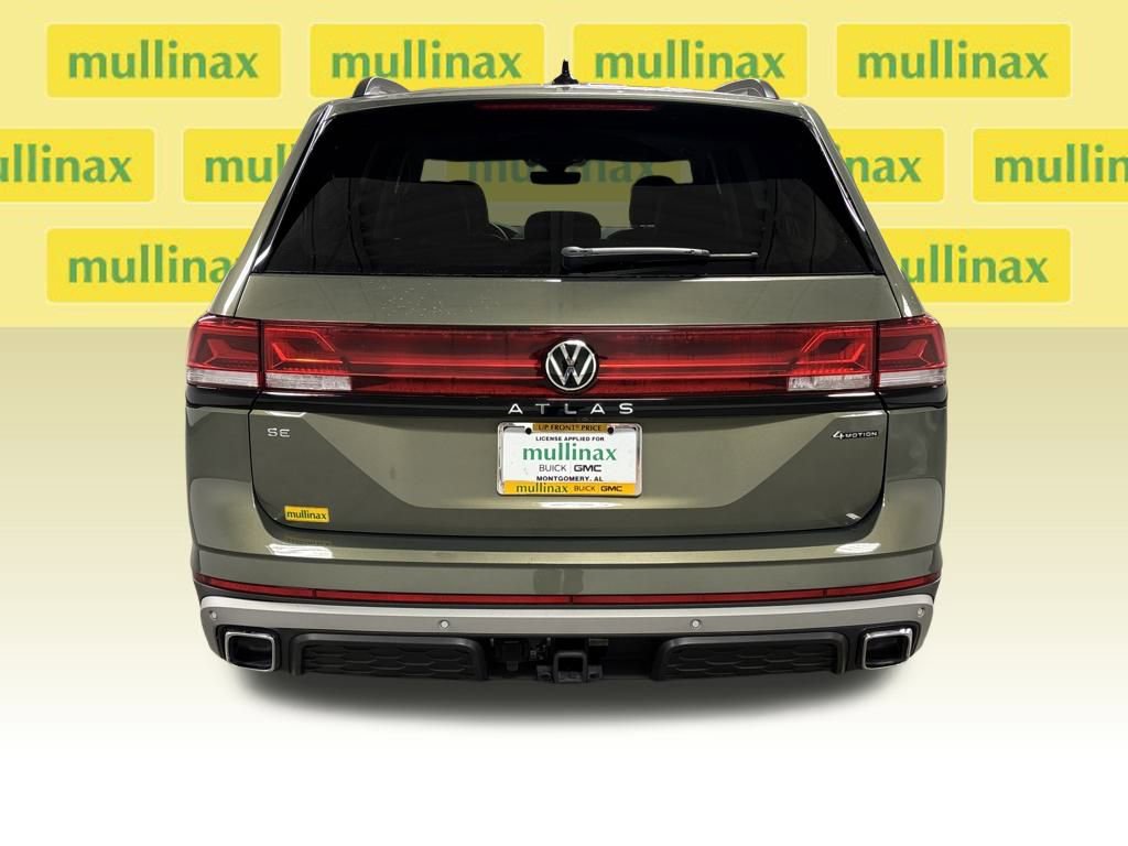 Used 2024 Volkswagen Atlas Peak Edition SE image 16