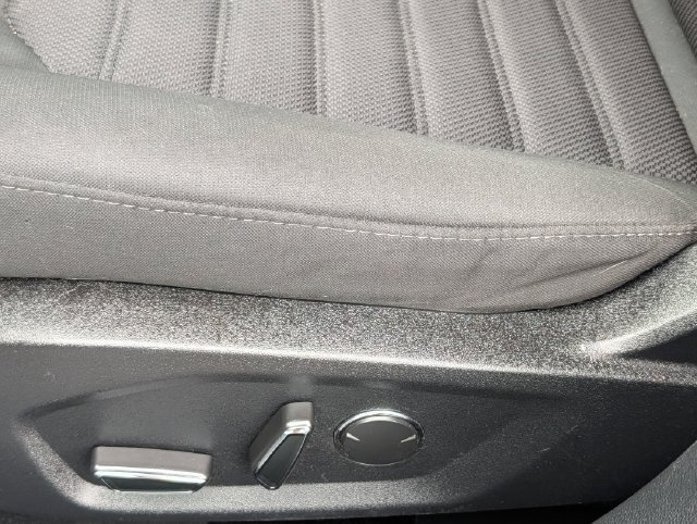 Used 2020 Ford Fusion SE FWD image 11