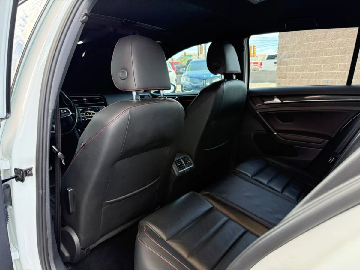 Used 2016 Volkswagen GTI SE w/ Lighting Package (SEL) FWD image 42