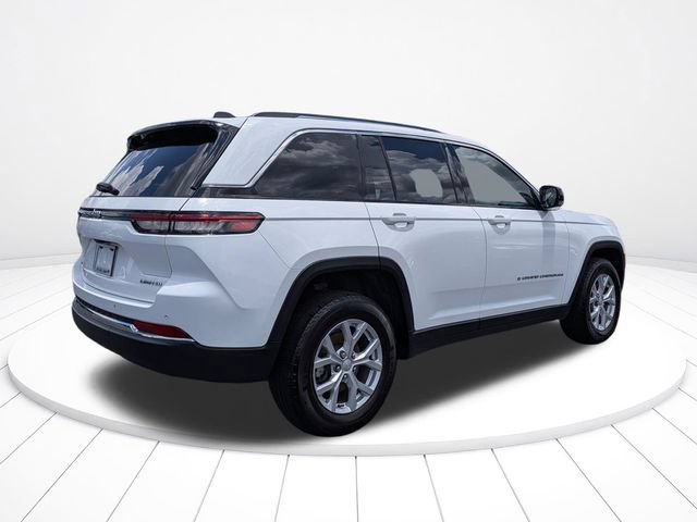 Used 2023 Jeep Grand Cherokee Limited AWD/4WD image 3