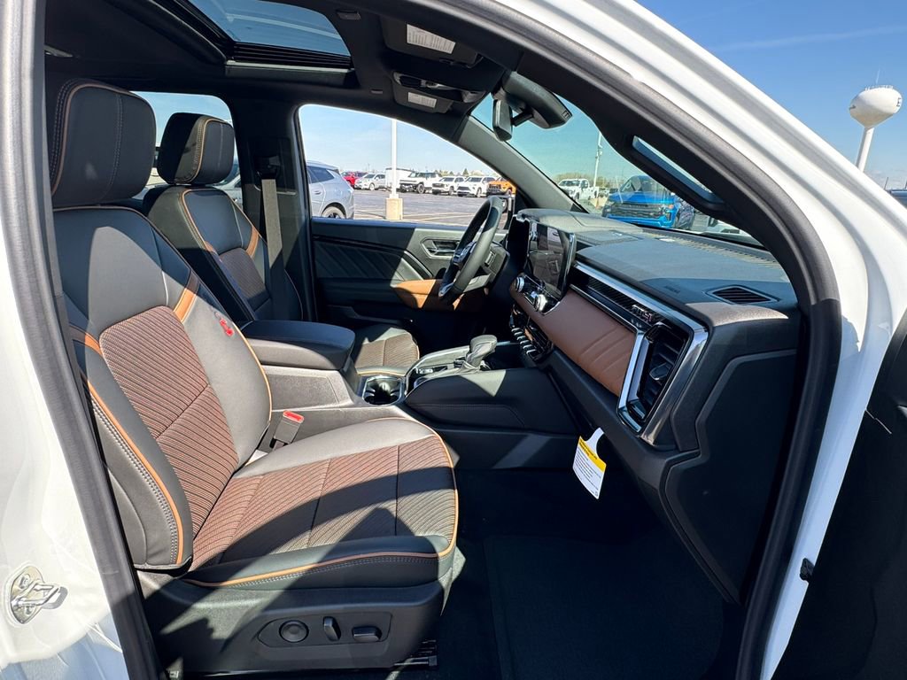 New 2026 GMC Canyon AT4 w/ Technology Plus Package AWD/4WD image 37